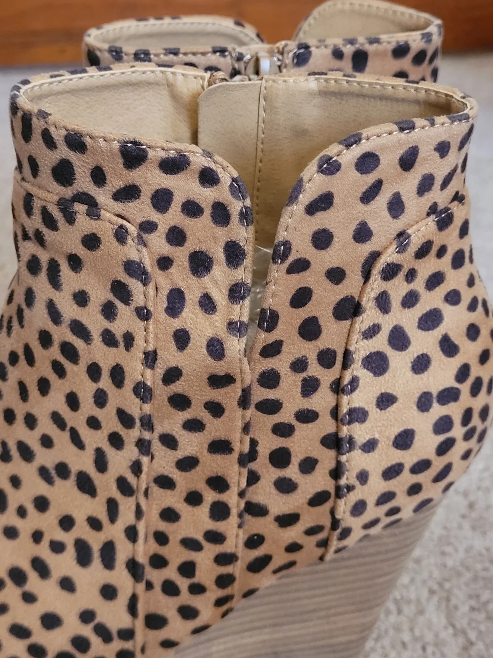 CCOCCI Sydney Womens Size 10 Tan Wedge Ankle Booties w/ Black Cheetah Spots NEW